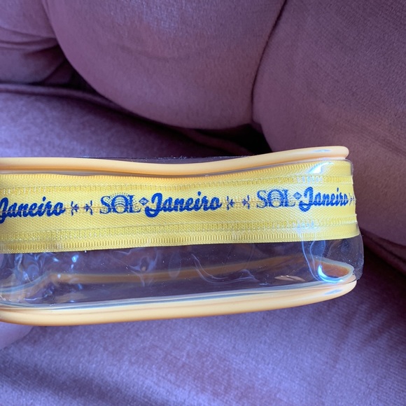 Sol de Janeira clear zippered travel bag - Picture 2 of 2